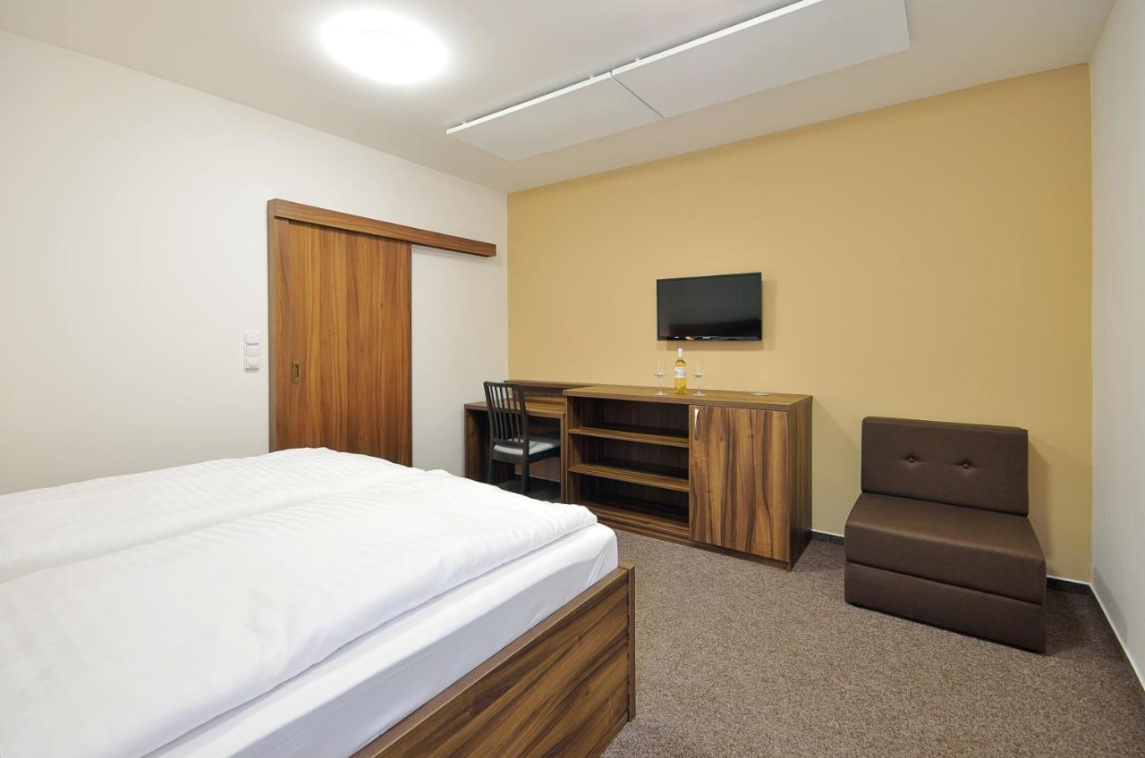 Hotel Pizza Express Penzion Kuželna Trutnov Esterno foto