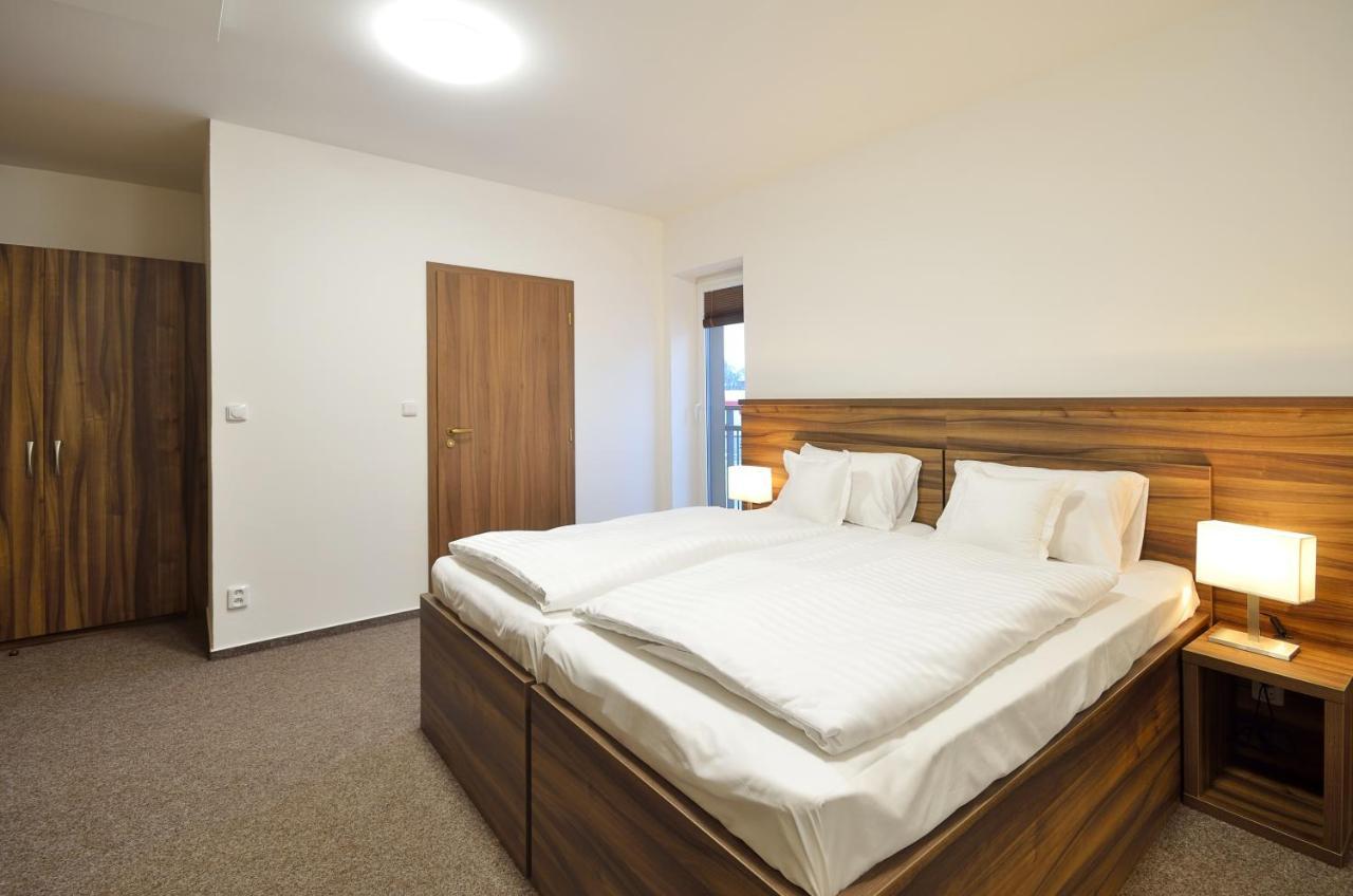 Hotel Pizza Express Penzion Kuželna Trutnov Esterno foto