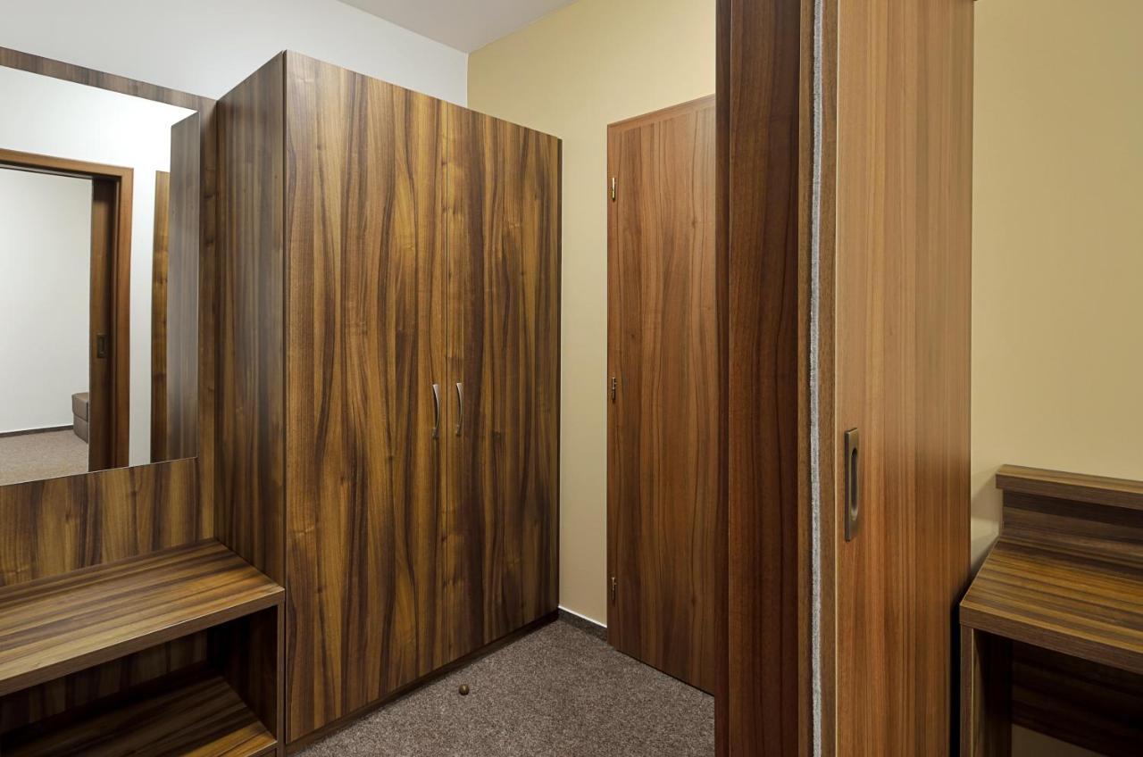 Hotel Pizza Express Penzion Kuželna Trutnov Esterno foto