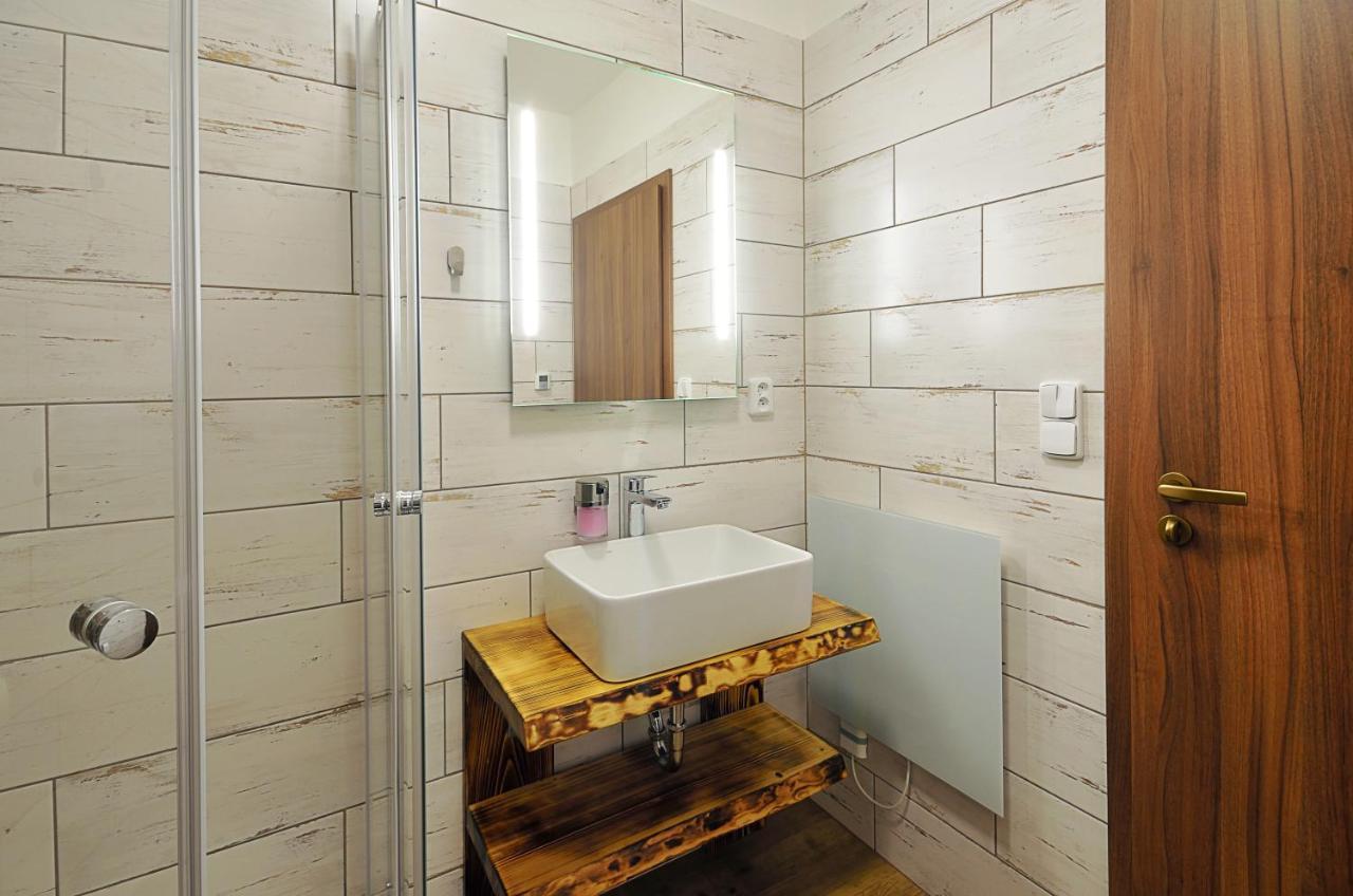 Hotel Pizza Express Penzion Kuželna Trutnov Esterno foto
